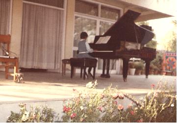 piano.jpg